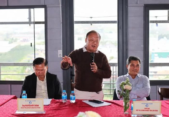 Ông Trịnh Bá Dũng - Phó Chủ tịch Hiệp hội Doanh nghiệp tỉnh Lâm Đồng, chia sẻ tại tọa đàm.