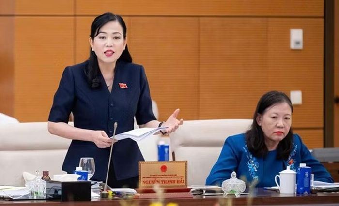 Bà Nguyễn Thanh Hải đề nghị làm rõ cơ chế hậu kiểm khi cắt giảm thủ tục, bảo đảm cải cách nhưng không buông lỏng quản lý nhà nước. Ảnh: Quochoi.vn.