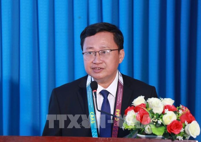 Ông Quách Hoài Nam, Hiệu trưởng trường Đại học Nha Trang phát biểu tại hội thảo. Ảnh: Phan Sáu - TTXVN
