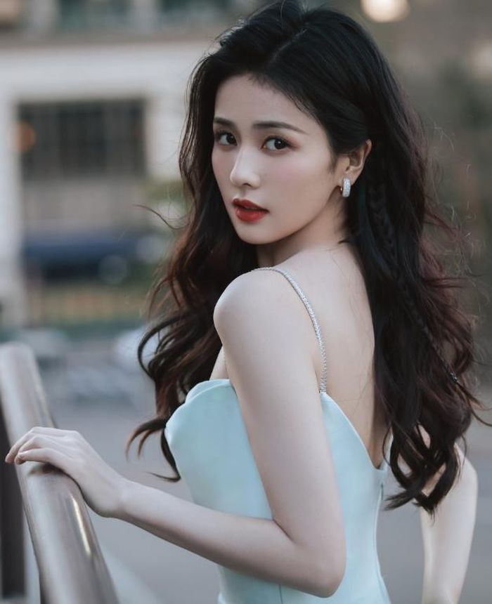 Không còn gọi là 'gà nhà Vu Chính', Bạch Lộc giờ đây đã tự tin bước trên con đường nghệ thuật với tên của riêng mình.