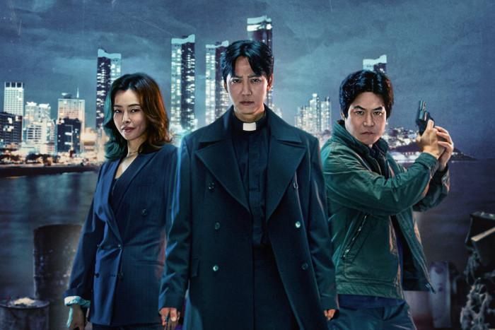 Ra mắt năm 2019, Linh Mục Nhiệt Huyết do Lee Myung-woo đạo diễn và Park Jae-bum chấp bút kịch bản, với sự tham gia của Kim Nam-gil, Kim Sung-kyun và Lee Hanee. Bộ phim thuộc thể loại hành động pha hài, kể về linh mục Kim Hae-il - người từng là đặc vụ chống khủng bố, nổi tiếng nóng nảy và bộc trực. Sau cái chết bí ẩn của một vị linh mục già, anh hợp tác cùng một cảnh sát hậu đậu và nữ công tố viên đầy tham vọng để điều tra hàng loạt vụ án tham nhũng, lạm quyền và tội phạm có tổ chức. Sự kết hợp giữa yếu tố hành động, hài hước và thông điệp về công lý đã giúp bộ phim đạt rating cao nhất 22%, trở thành một trong những tác phẩm thành công nhất của SBS.