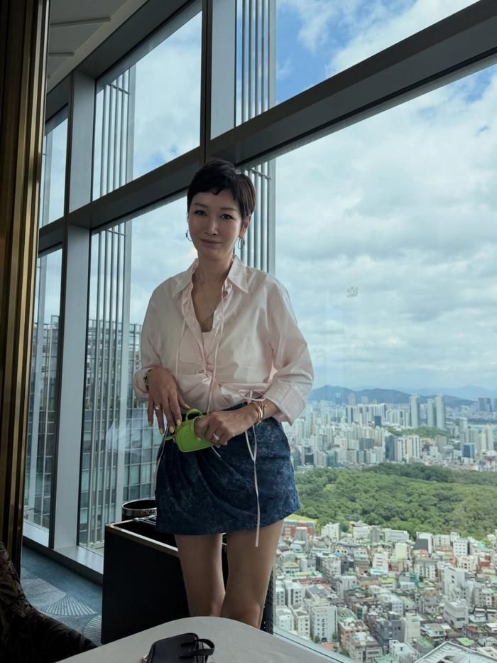 Nữ người mẫu Byun Jung Soo kết hôn với người chồng ngoài ngành giải trí vào năm 1994 và hiện có hai con gái.