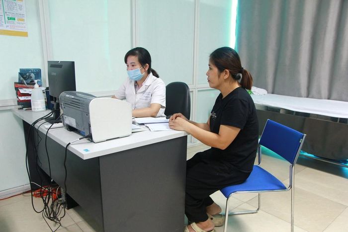 Chị Đinh Tuyết Phương (thôn Chử Xá, xã Bát Tràng, Hà Nội) chủ động đi khám sức khỏe khi thấy tức ngực.