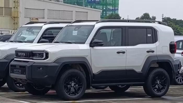 Toyota Land Cruiser FJ có mặt tại cảng Việt Nam