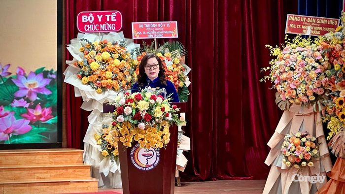 Bà Nguyễn Minh Phương, tân Hiệu trưởng trường Đại học Y dược Cần Thơ phát biểu nhận nhiệm vụ