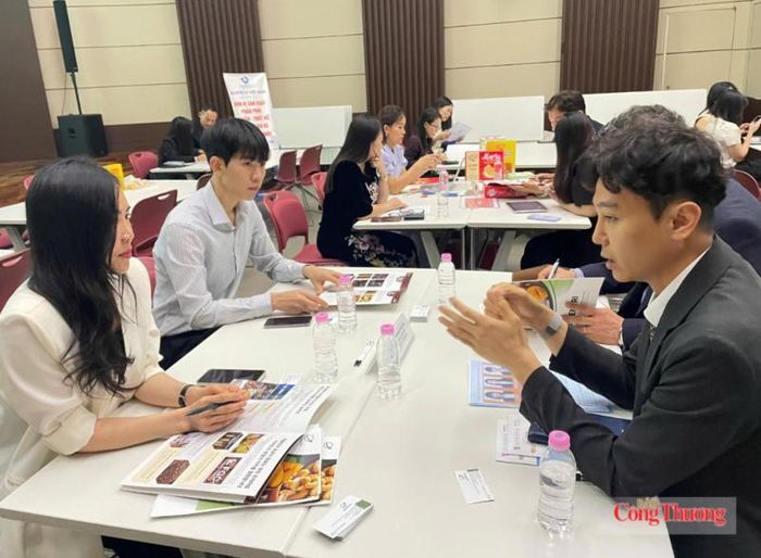 Hình ảnh giao thương kết nối B2B giữa doanh nghiệp hai nước. Ảnh: Cục XTTM