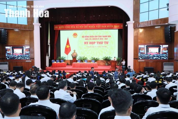 Toàn cảnh kỳ họp.