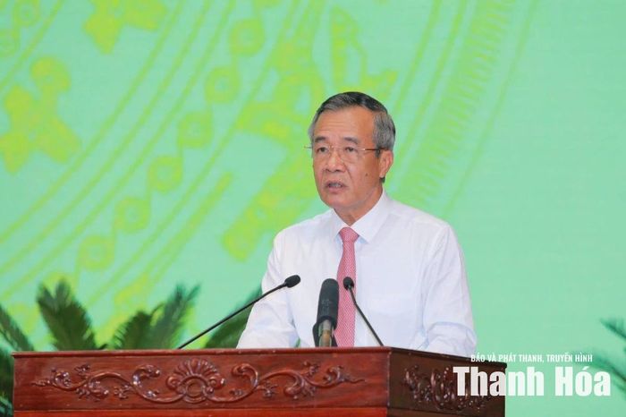Bí thư Tỉnh ủy Lê Đức Thái phát biểu chỉ đạo tại kỳ họp.