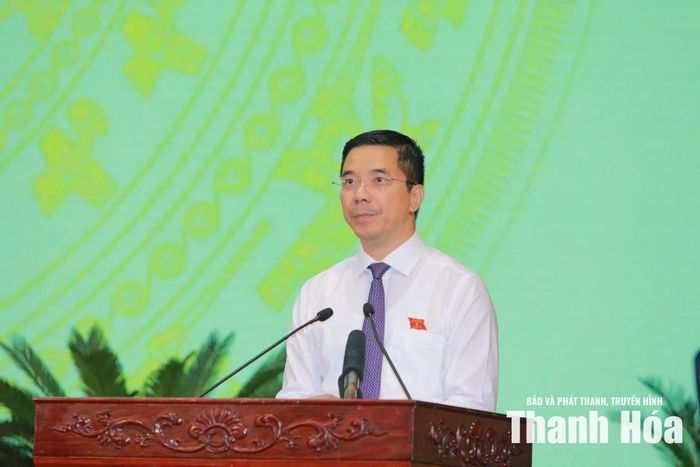 Phó Bí thư Thường trực Tỉnh ủy, Chủ tịch HĐND tỉnh Nguyễn Hồng Phong phát biểu khai mạc kỳ họp.