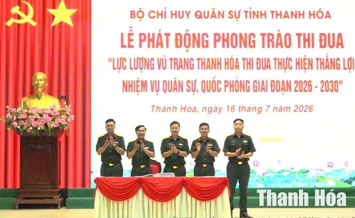 Các cơ quan, đơn vị ký kết giao ước thi đua, thể hiện quyết tâm hoàn thành thắng lợi các chỉ tiêu đề ra.