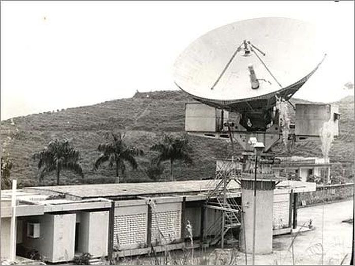 Tháng 7/1980 lần đầu tiên Đài thông tin vệ tinh mặt đất Hoa Sen 1 được đưa vào sử dụng ở nước ta, đánh dấu bước ngoặt trong việc phát triển viễn thông quốc tế của Việt Nam. Ảnh: Bộ KH&CN