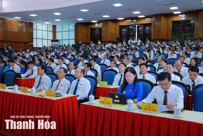 Đại biểu tham dự kỳ họp.