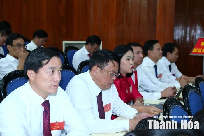 Đại biểu tham dự kỳ họp.