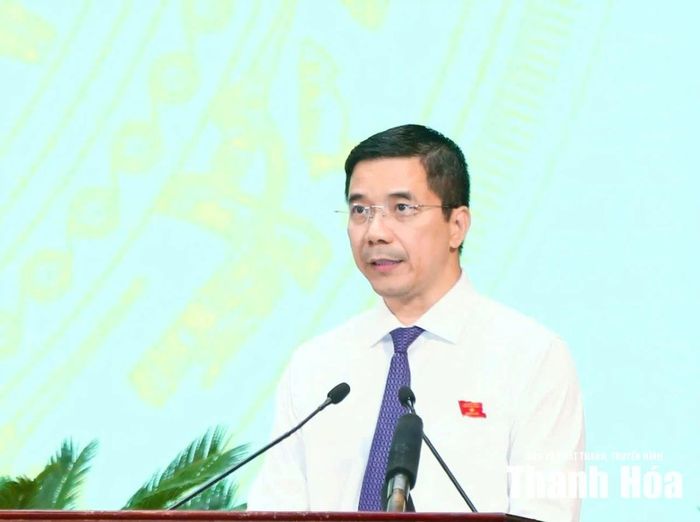 Phó Bí thư Thường trực Tỉnh ủy, Chủ tịch HĐND tỉnh Nguyễn Hồng Phong gợi mở các vấn đề thảo luận.