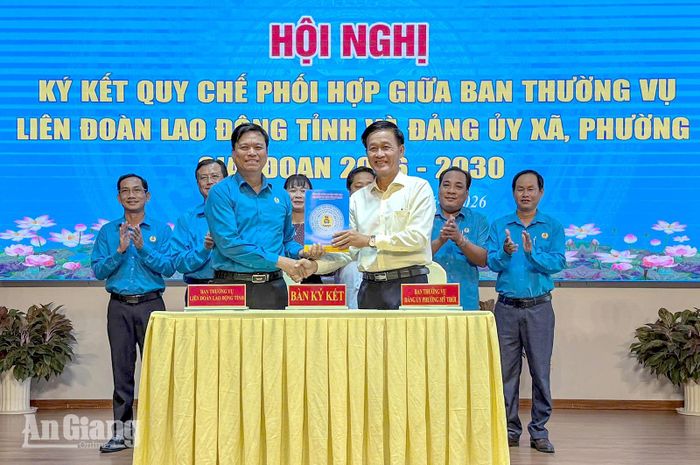 Ban Thường vụ Liên đoàn Lao động tỉnh An Giang ký kết quy chế phối hợp hoạt động giai đoạn 2026 - 2030 với Đảng ủy phường Mỹ Thới.