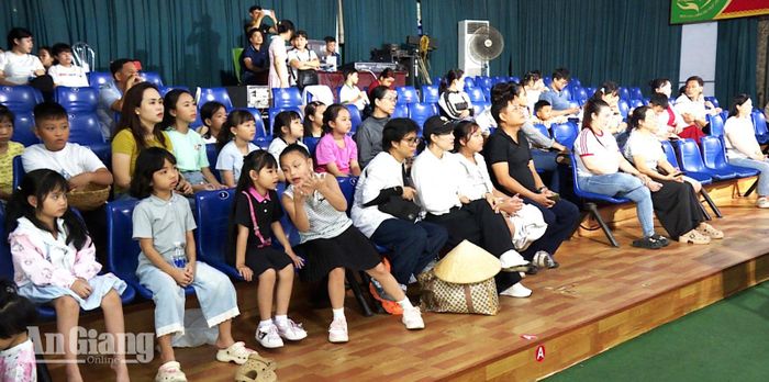 Cuộc thi giúp các thí sinh tiến bộ rõ rệt về khả năng giao tiếp, sự tự tin và phong thái biểu diễn.
