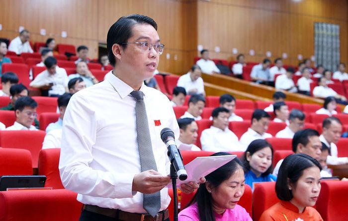 Đại biểu Nguyễn Trung Dũng phát biểu thảo luận.