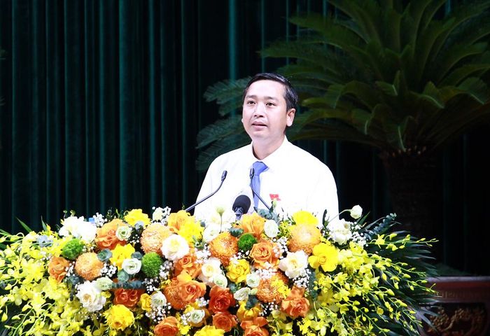 Đồng chí Nguyễn Việt Oanh phát biểu bế mạc kỳ họp.
