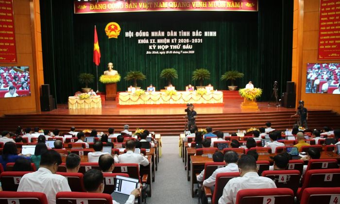 Toàn cảnh kỳ họp thứ Sáu HĐND tỉnh.