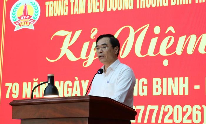 Tổng Biên tập Tạp chí Cộng sản Dương Trung Ý phát biểu tri ân các thương binh, bệnh binh tại Trung tâm Điều dưỡng thương binh Thuận Thành.