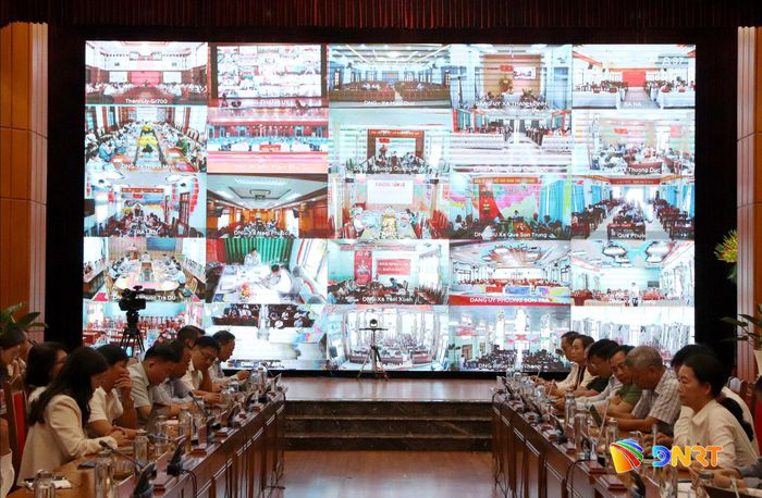 Các điểm cầu trực tuyến phường, xã tham dự hội nghị. Ảnh: TRỌNG HUY