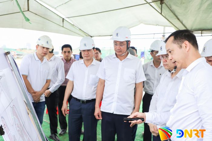 Lãnh đạo thành phố kiểm tra Khu công viên văn hóa vui chơi, giải trí, thương mại dịch vụ cao cấp (Da Nang Downtown). Ảnh: NGỌC PHÚ