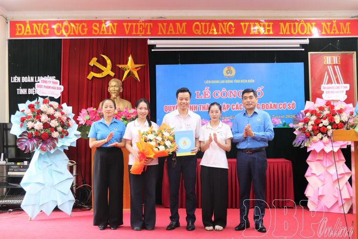 Công ty TNHH Dược phẩm Thắng Oanh nhận quyết định thành lập công đoàn cơ sở.