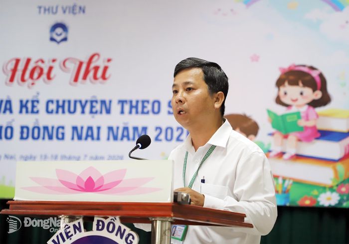 Giám đốc Thư viện Đồng Nai Hồ Tiến Duật phát biểu khai mạc hội thi. Ảnh: My Ny
