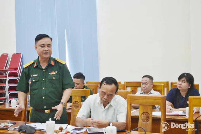 Đại diện Bộ Chỉ huy Quân sự thành phố phát biểu tại hội nghị. Ảnh: Phương Hằng