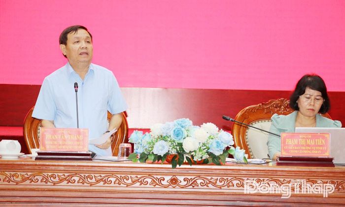 Đồng chí Phan Văn Thắng, Phó Bí thư Thường trực Tỉnh ủy, Chủ tịch Ủy ban MTTQ Việt Nam tỉnh, phát biểu kết luận hội nghị.