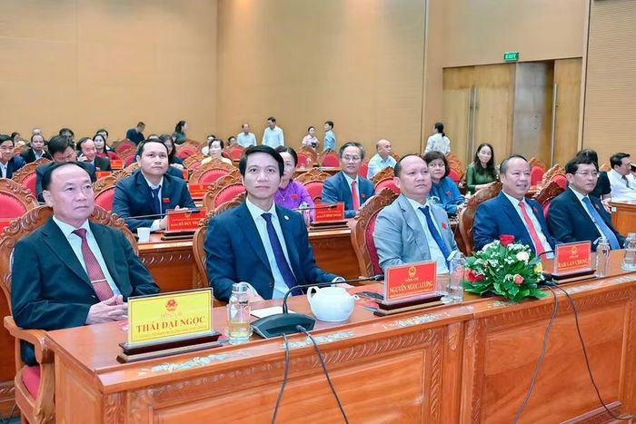  Các đồng chí lãnh đạo tỉnh tham dự lễ ký kết. Ảnh: Đức Thụy 