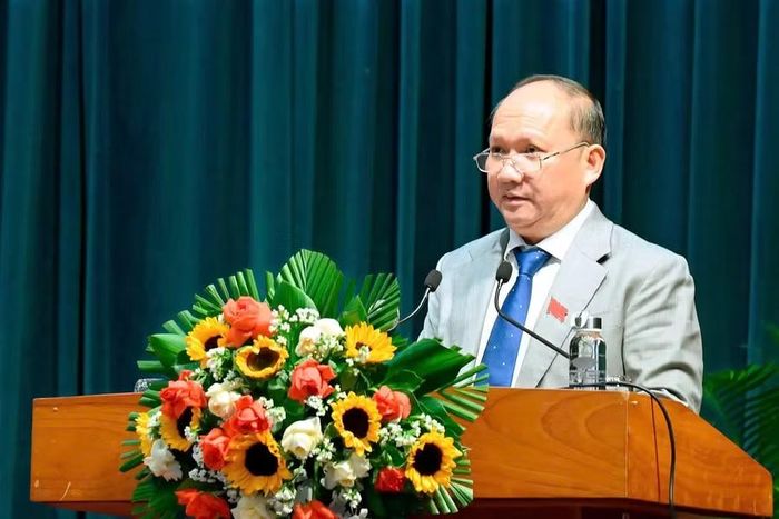 Chủ tịch HĐND tỉnh Rah Lan Chung phát biểu bế mạc kỳ họp. Ảnh: Đức Thụy