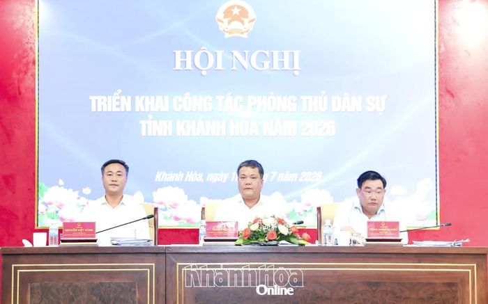 Các đồng chí chủ trì hội nghị.