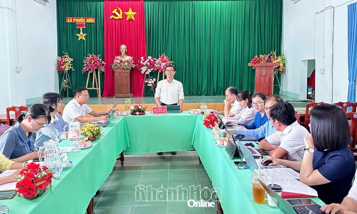Quang cảnh buổi làm việc.