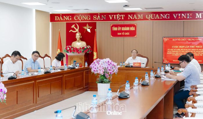 Quang cảnh cuộc họp tại điểm cầu Khánh Hòa.