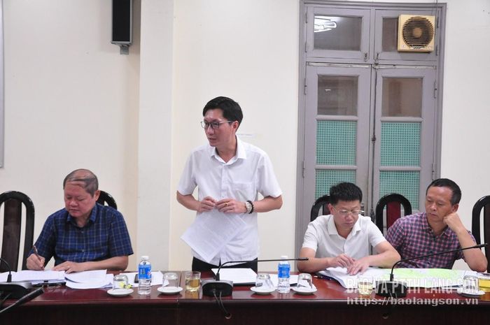 Lãnh đạo Ban Quản lý dự án đầu tư xây dựng tỉnh báo cáo tại buổi kiểm tra