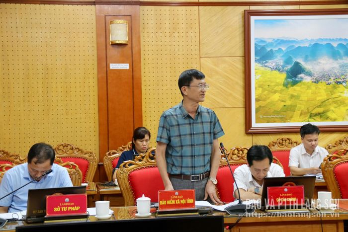 Lãnh đạo Bảo hiểm Xã hội tỉnh phát biểu tại cuộc họp