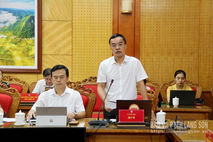 Lãnh đạo Sở Y tế phát biểu tại cuộc họp