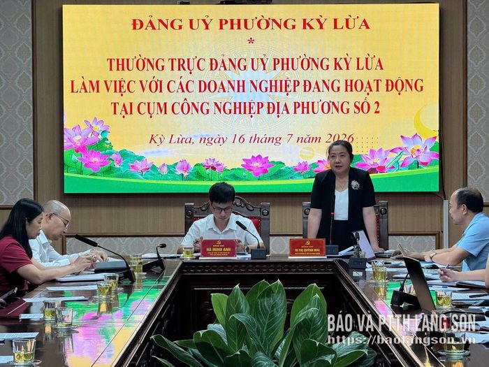 Lãnh đạo UBND phường Kỳ Lừa phát biểu tại buổi làm việc