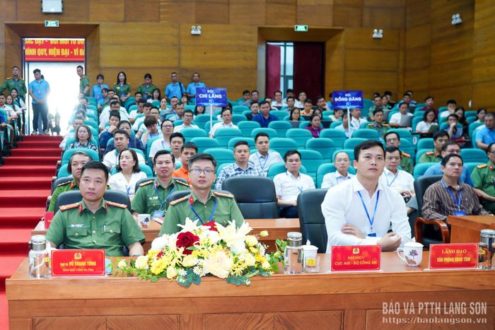 Các đại biểu dự chương trình diễn tập