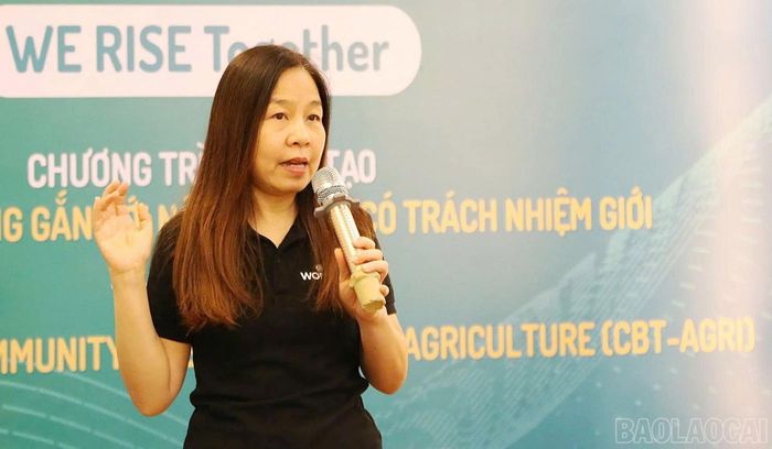 Đại diện Dự án WE RISE Together Phase II (2025 - 2029) do Cơ quan Liên hợp quốc về Bình đẳng giới và Trao quyền cho phụ nữ phát biểu tại lớp tập huấn.