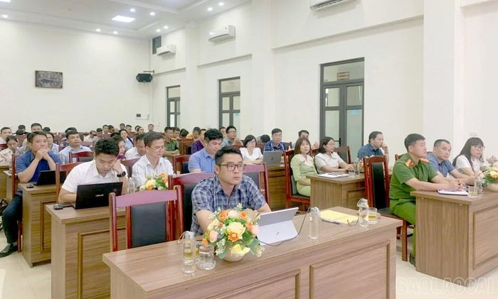 Các đại biểu tham dự hội nghị.