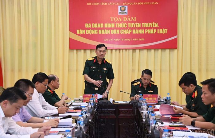  Đại tá Hoàng Văn Toàn phát biểu khai mạc. 