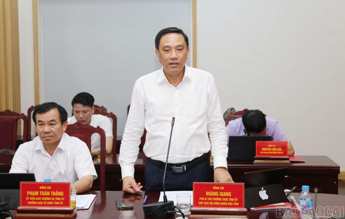 Phó Bí thư Thường trực Tỉnh ủy Hoàng Giang phát biểu ý kiến tại buổi khảo sát.