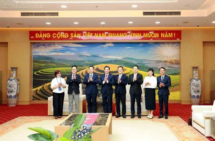 Hai bên cam kết thúc đẩy hợp tác, phát triển.