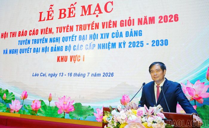 Đồng chí Phan Xuân Thủy phát biểu bế mạc.