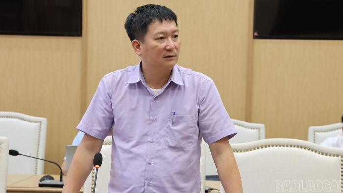 Các đại biểu thảo luận tại buổi làm việc.