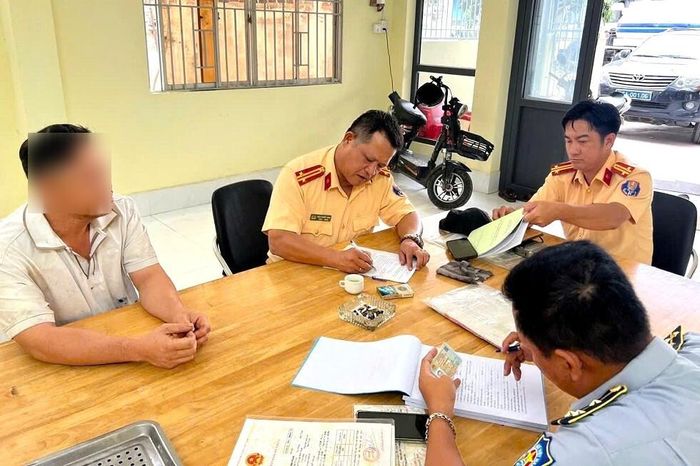 Từ đầu năm đến nay, lực lượng CSGT đường thủy đã xử lý 30 trường hợp vi phạm quy định về chở quá số người, không trang bị đầy đủ áo phao và thiết bị cứu sinh