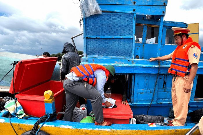 Với các trường hợp vi phạm, sau khi xử lý, lực lượng chức năng yêu cầu chủ phương tiện ký cam kết, không tái phạm