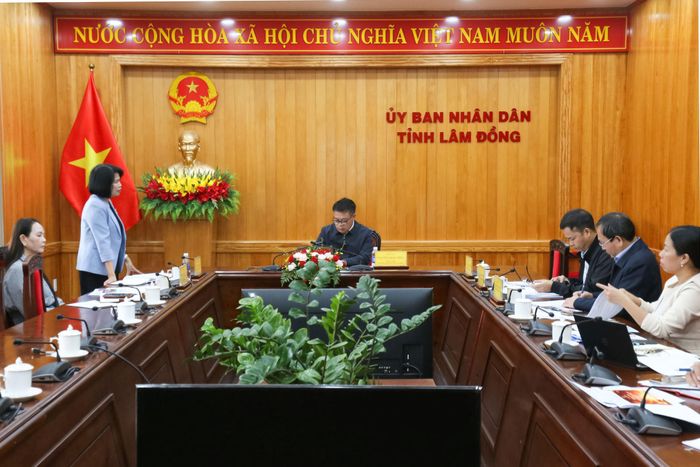 Đại diện các sở, ngành tham dự cuộc họp